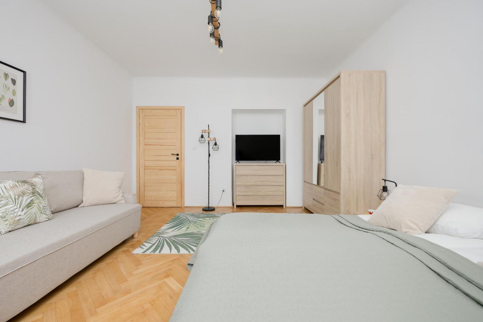 Spacious Apartment For 6 People Near The Old Town By Noclegi Renters Warszawa Zewnętrze zdjęcie